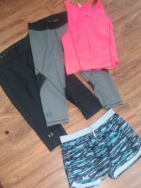 Under Armour Womens Neon Pink Athletic Tank Top And More Womens Size M.